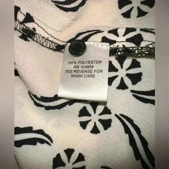 Antilia Femme 3X off white & black tunic length blouse with side slits EUC. - Picture 11 of 12